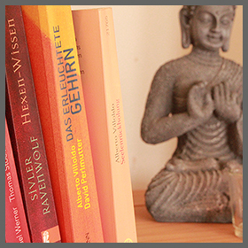 Buchtauschecke in der Yoga Lounge